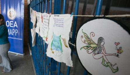 Mujeres en prisión construyen  la paz con sus tejidos 