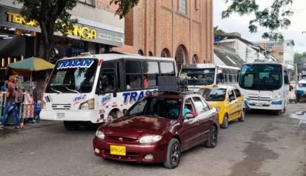 Conductores y usuarios aseguran que ya es hora de que Cúcuta modernice su sistema de transporte como en otras ciudades capitales./ Fotos La Opinión 