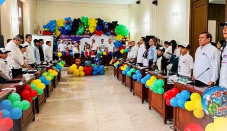 Los niños se tomaron la Asamblea Departamental de Norte.