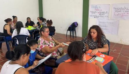 Mujeres de toda la ciudad han estado exponiendo sus necesidades y problemáticas para construir intersectorialmente este documento./ Foto  Cortesía. 