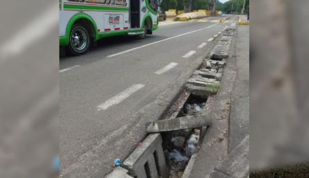 Sistema pluvial de la avenida Demetrio Mendoza entró en ruina