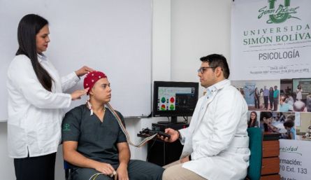 Las universidades Simón Bolívar y Externado de Colombia adelantan una investigación para medir cómo las redes sociales afloran los sentimientos de los jóvenes en la política en su fase electoral. Foto Cortesía 