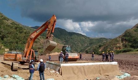Terraplén para la instalación del puente militar en El Tarrita/Foto cortesía
