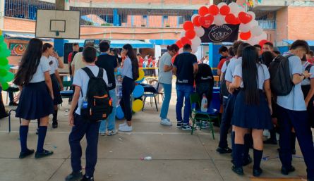 Feria de emprendimientos colegio Eustorgio Colmenares Baptista