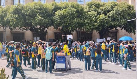 El total de estudiantes de la institución educativa oscila entre 2.500