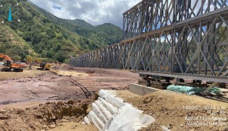 Construcción del puente militar sobre el río Tarrita/Foto cortesía