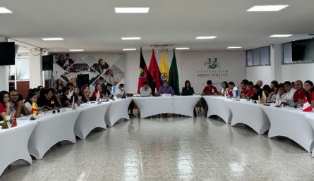 Desde la academia, la Universidad Simón Bolívar involucra a sus estudiantes de Derecho a que volteen la mirada a esta seria problemática. / Foto: Cortesía / La Opinión 