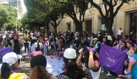 A la movilización fueron aproximadamente 200 personas. / Foto:  Nicolás Mojica. 