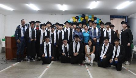 Con toga, birrete y estolas se graduaron los monitores del centro penitenciario de Cúcuta.