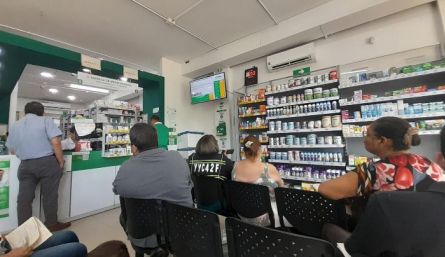 Usuarios de Sanitas en Cúcuta denuncian que, en lo corrido de este mes, ya han tenido que reclamar fórmulas médicas incompletas, pues al llegar a la droguería les informan que no están todos los medicamentos. /Foto: Archivo / La Opinión 