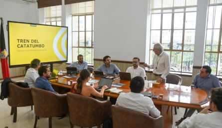 En el despacho del alcalde Jairo Yáñez se presentó el plan para el Tren del Catatumbo/Rodrigo Sandoval/La Opinión