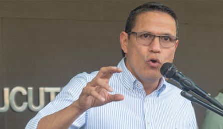 Por pedir acciones contundentes en contra de Los AK47, amenazan al alcalde Jorge Acevedo. 