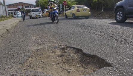 La avenida 1 entre calles 0 y Calle 3 del barrio Aeropuerto se encuentra en pésimo estado.