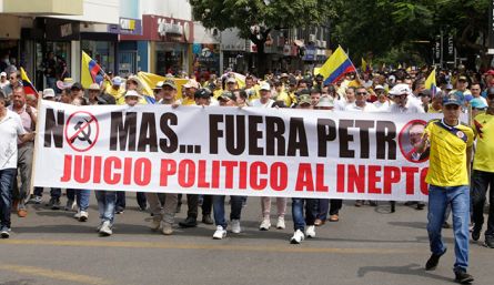 Marcha contra Petro