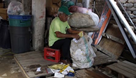 Los recicladores aconsejan a los ciudadanos a separar sus residuos desde la fuente./ Foto: Archivo