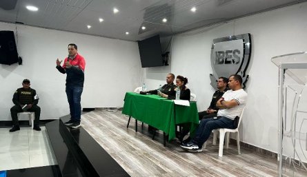 En la reunión, la Secretaría de Seguridad Ciudadana se comprometió a gestionar la posible instauración de alarmas comunitarias. / Foto: Cortesía. 