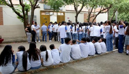 Plantón Colegio-Club de Leones