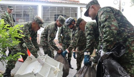 MILITARES-JORNADA AMBIENTAL