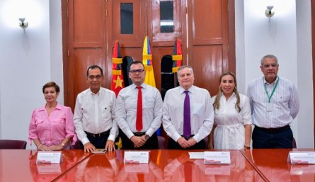 El rector de la Unisimón José Consuegra Bolívar, y el gerente del hospital Erasmo Meoz, Hernando José Mora anunciaron la alianza./Foto Cortesía