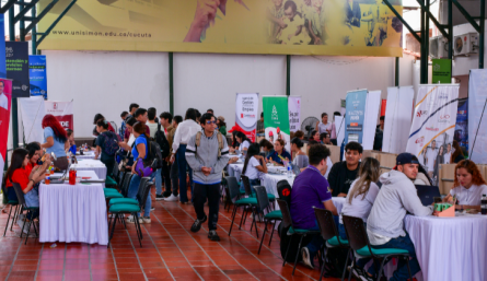 Feria Laboral de la Unisimón.