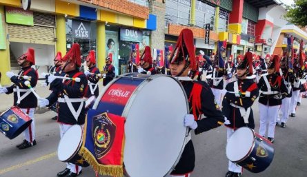 DESFILE DE BANDAS