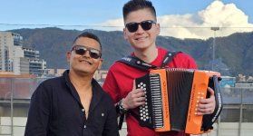 Moncho Rozo canta el último adiós a Omar Geles.