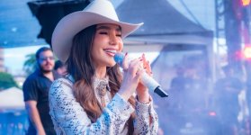 Paola Jara estrena ‘No Va a Cambiar’ tras su histórico paso por los Grammy.