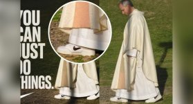 El papa viste a la moda: la foto viral de León XIV usando Nike en su primer aniversario de papado