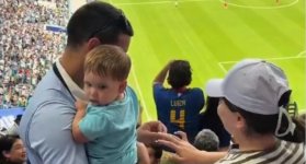 Propuesta de matrimonio en partido del Mundial. Captura de X @TribunaLibreES.