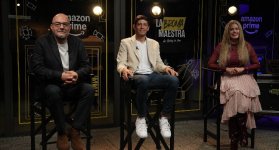 Betty, la fea convierte una broma en un inesperado show.