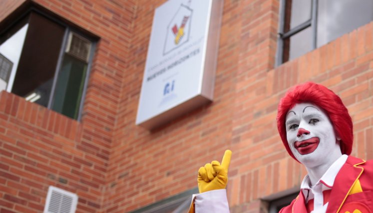 Para aplicar a la oferta laboral, McDonald’s dispuso de una creativa forma con realidad aumentada. / Foto: Colprensa