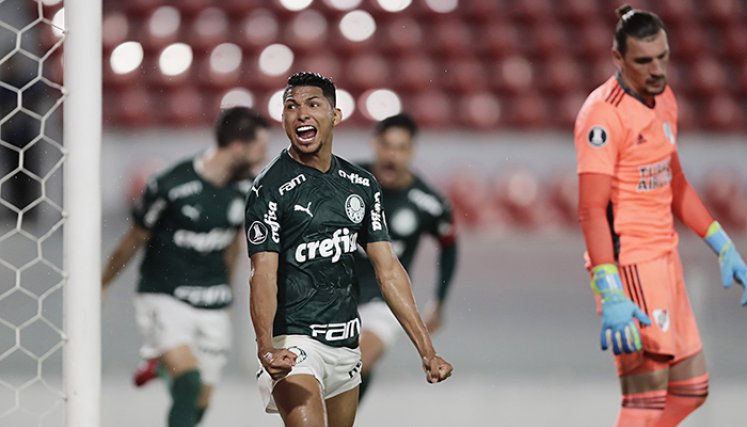En la ida, el ‘verdao’ goleó 3-0 a River en Argentina en un duelo que el colombiano Jorge Carrascal vio la tarjeta roja./ Foto:AFP