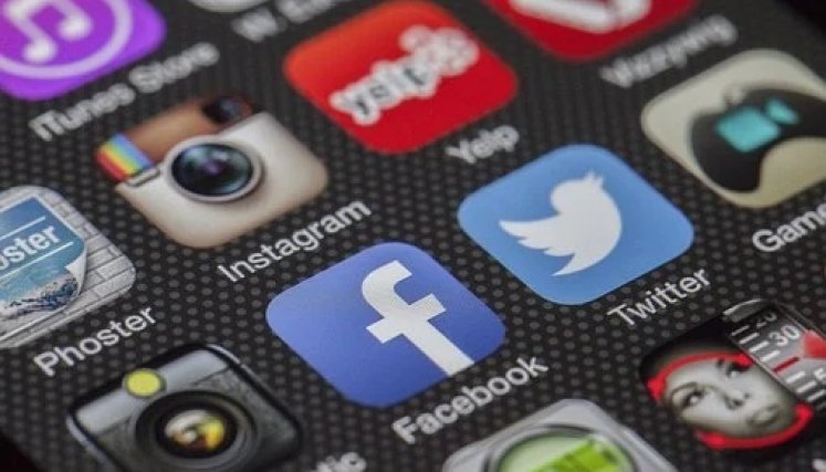 En el mundo, los internautas se conectan de media 6 horas y 54 minutos al día. /Foto: Cortesía
