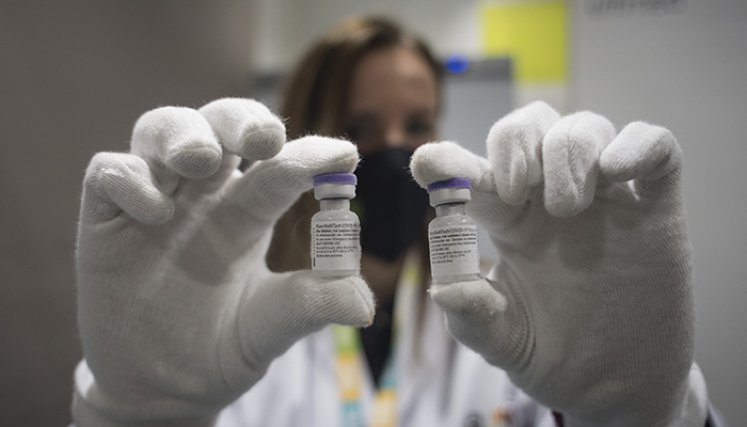 Vacunación en España.  Foto: AFP
