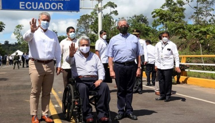 Los presidentes Iván Duque (Colombia) y Lenín Moreno (Ecuador) se reunieron para supervisar las obras de construcción en el puente sobre el río Mataje./ Foto:AFP