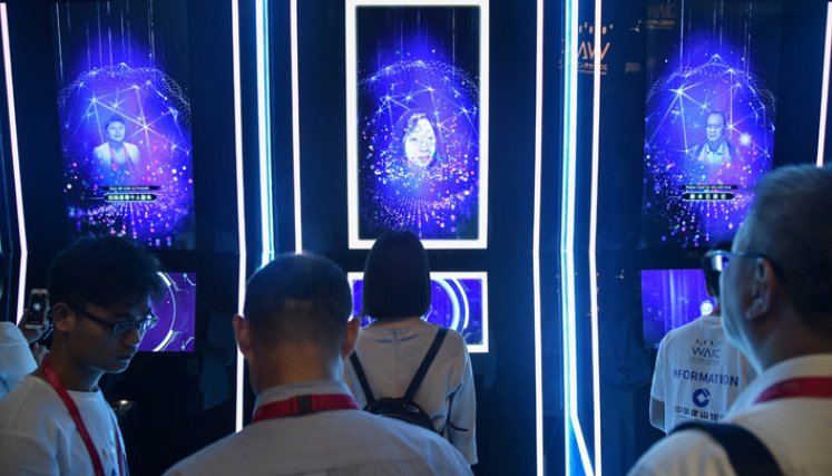 Estados Unidos lidera a sus rivales en el desarrollo y uso de inteligencia artificial mientras China está creciendo rápidamente y la Unión Europea está rezagada, según mostró un informe de investigación el 25 de enero de 2021. / Foto: AFP
