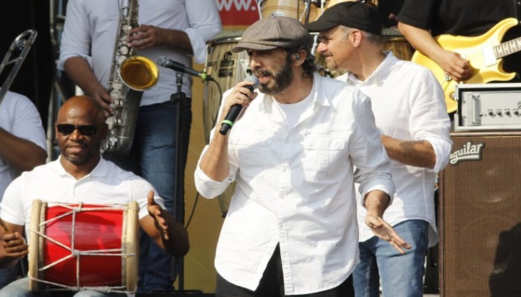 El cantautor dominicano ha publicado más de diez álbumes a lo largo de su exitosa carrera.