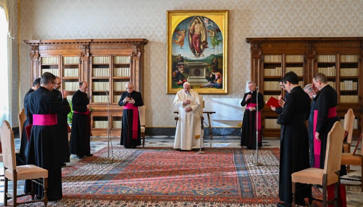El papa ha dicho que los medios ofrecen espacios a informaciones preconfeccionadas. / Foto: Colprensa