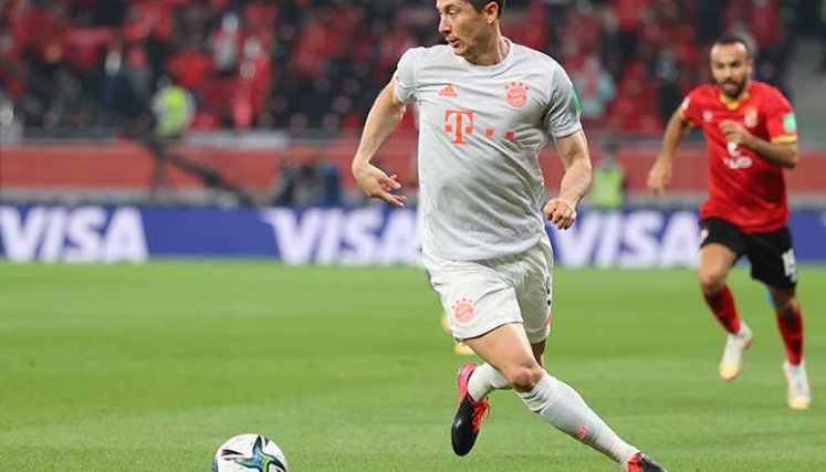 Robert Lewandowski goleador y figura del partido.