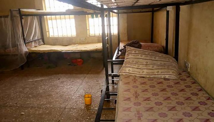 dormitorio de la escuela desierto después de que más de 300 escolares fueran secuestradas por bandidos, en Jangede, estado de Zamfara en el noroeste de Nigeria.