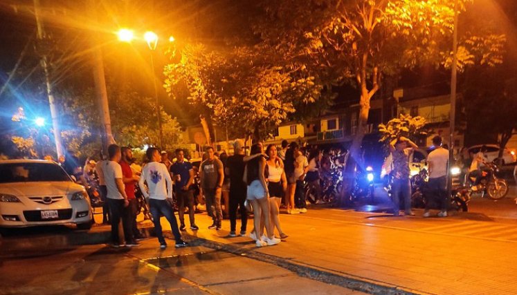Voceros de la comunidad aseguraron que se han registrado varios accidentes de tránsito, dado que los ciudadanos combinan el alcohol con el volante. / Foto: Cortesía 