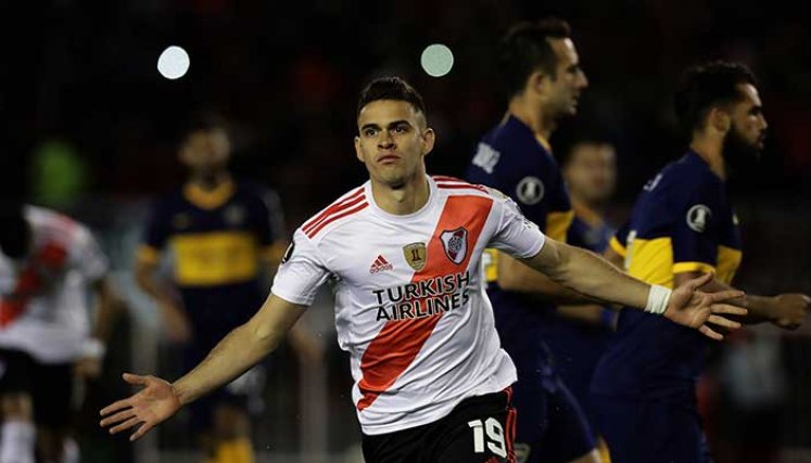 Rafael Santos Borré, delantero colombiano.
