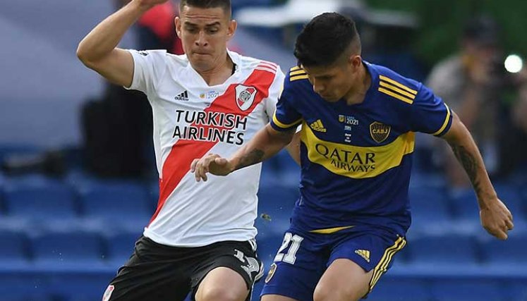 Rafael Santos Borré y Jorman Campuzano, futbolistas colombianos.