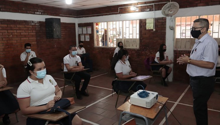 Alternancia en la Institución Educativa Cornejo en San Cayetano.