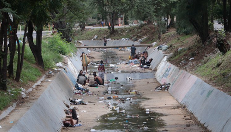 El único pecado que ha cometido el barrio Gaitán, es estar ubicado al lado del Canal Bogotá, expresa la comunidad. 