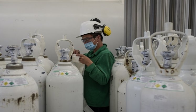 Los cilindros y concentradores no se producen en el país y su importación toma tiempo. /FOTO: Colprensa