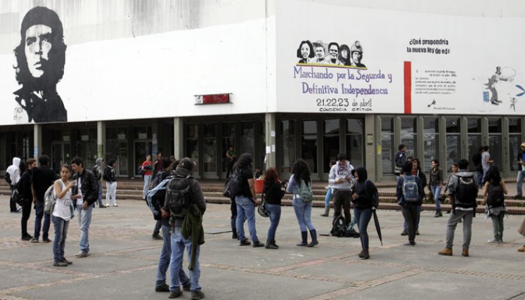 Aunque la Universidad Nacional mide el apoyo a los candidatos por medio de la consulta, esta no es de carácter vinculante, es decir, que el candidato no es elegido por los votos obtenidos en la consulta electrónica./FOTO: Colprensa