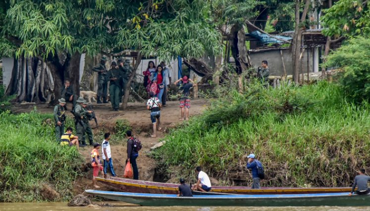 Los acontecimientos se dan además como producto de la ausencia de una política de seguridad fronteriza y las ventanas de oportunidad que el cierre de la frontera colombo venezolana ha generado para el crimen organizado y para grupos armados. / Foto: AFP