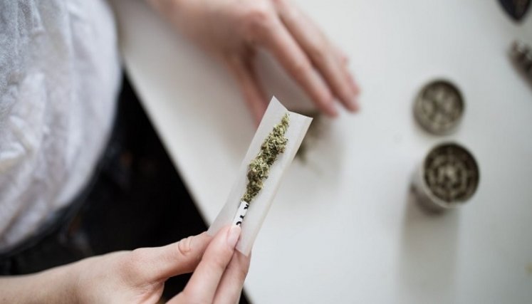 Las autoridades se incautaron de cigarrillos de marihuana.