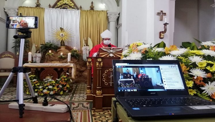La virtualidad continuará apoyando la transmisión de las celebraciones litúrgicas. Foto: Cortesía/ La Opinión 